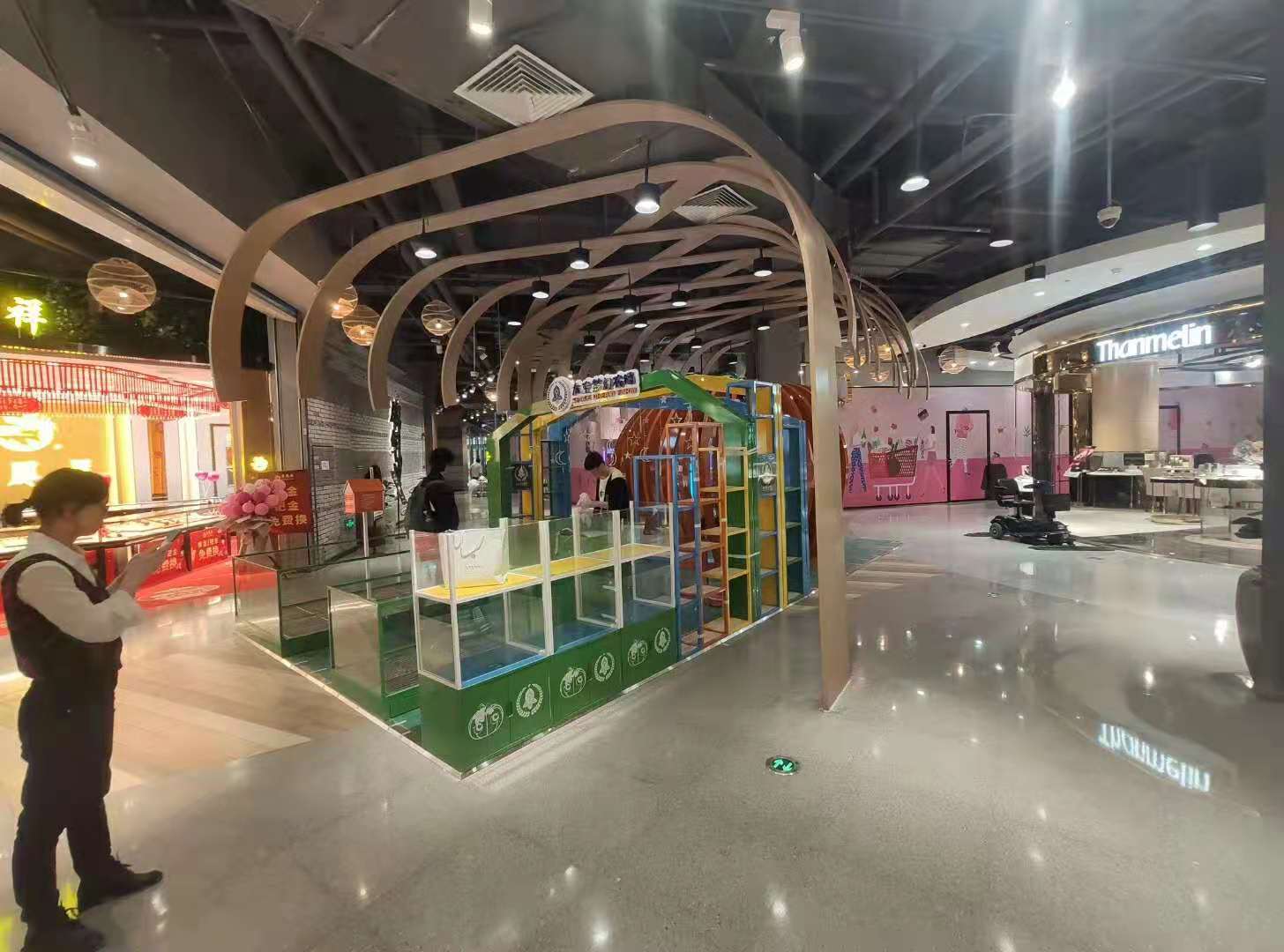 錦華萬達太空農場,農場主題展柜