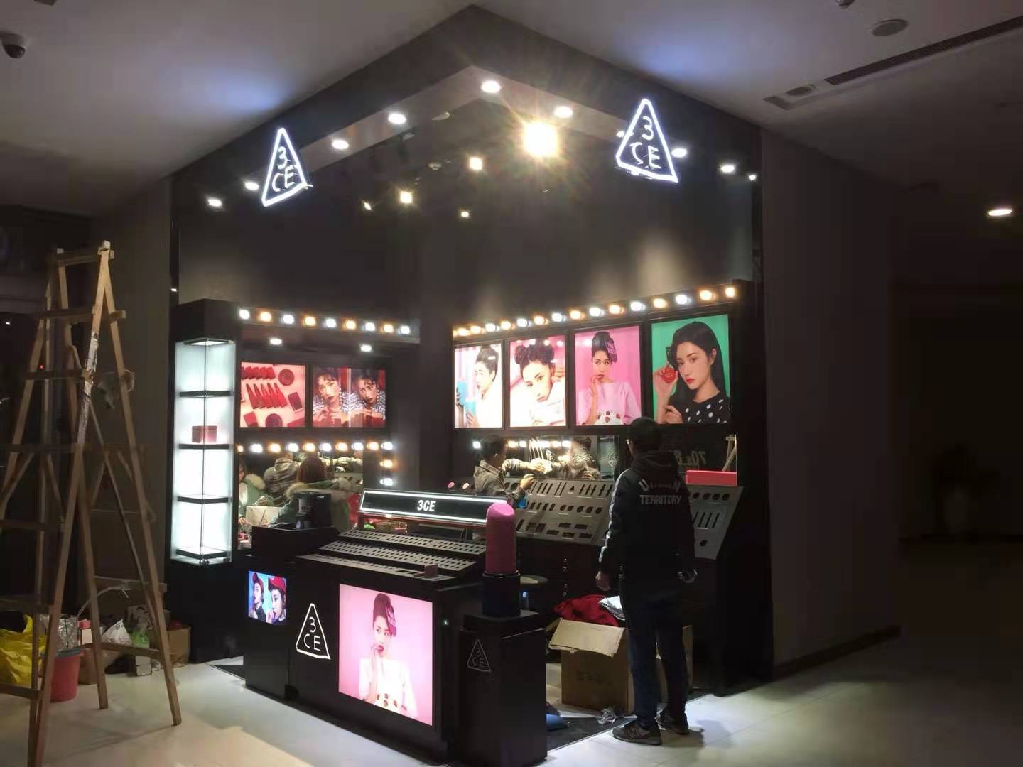 綿陽凱德3CE,美妝行業展廳