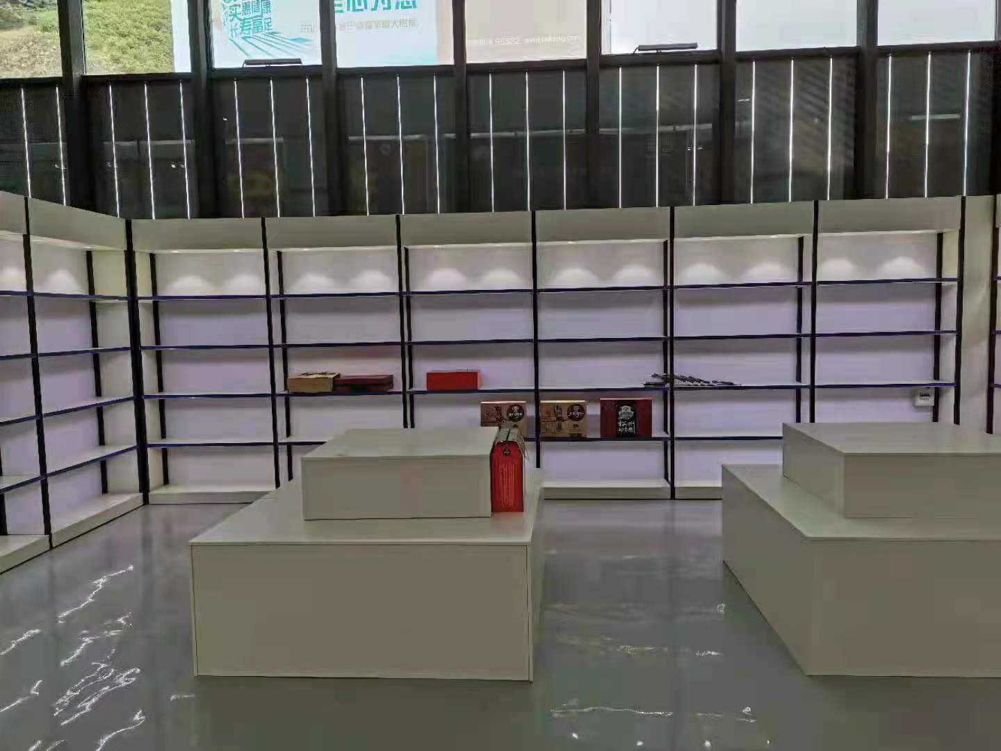 煙酒柜展示