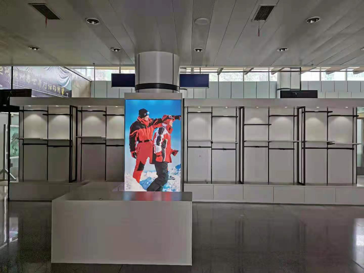 煙酒柜展示
